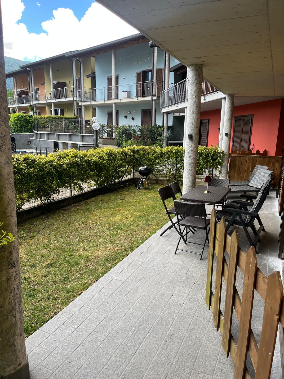 Voortuin van appartement in Argegno
